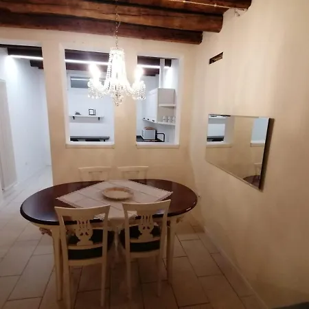 Vivere Al Ponte Vecchio Apartment *